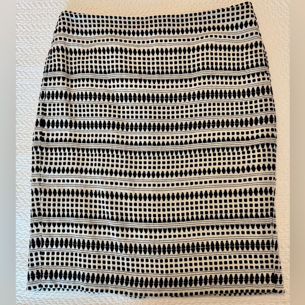 LOFT Black and White Patterned Skirt